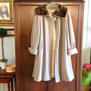 Vintage ladies winter coat,  medium.
